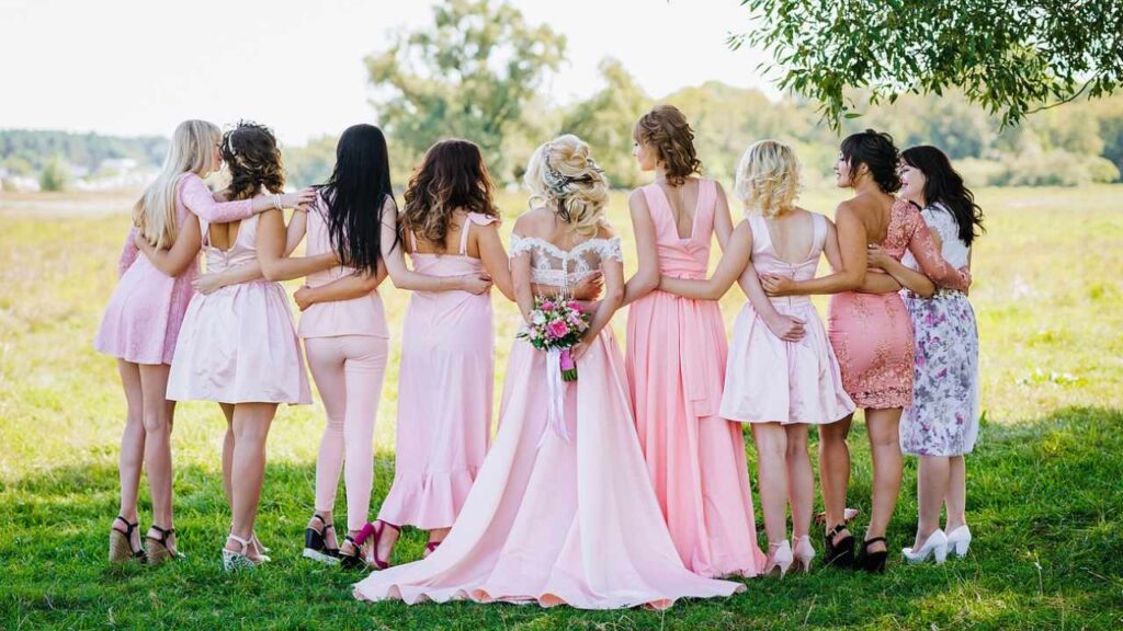 7 Things Your Wedding Photographer Must Offer To Bride and Groom - Top Rated Choices 7 Things Your Wedding Photographer Must Offer - Top Rated Choices